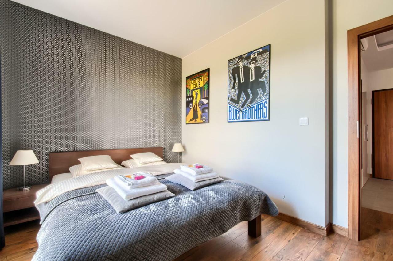 Apartament Cinema - *